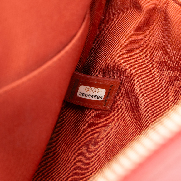 Pre-Loved Chanel Paris Hamburg Quilted Lambskin and Jersey Camera Case - Picture 5 of 7